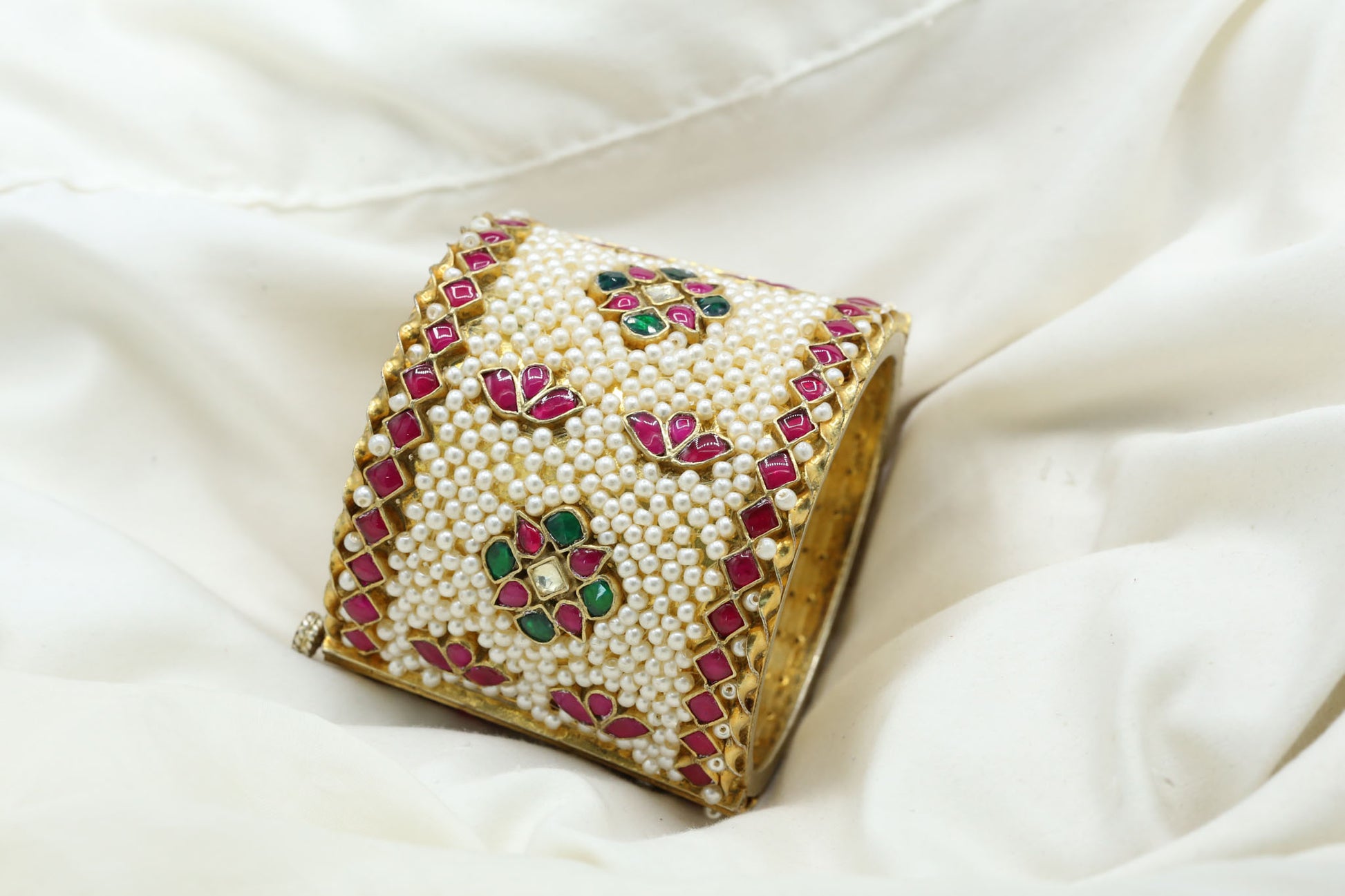 Saanvi Pachi  Kundan Bangle Cuff