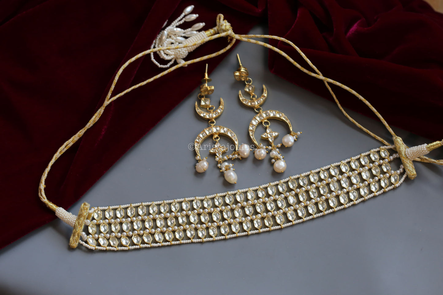 Handmde Kundan Choker Set With Chand Earrings