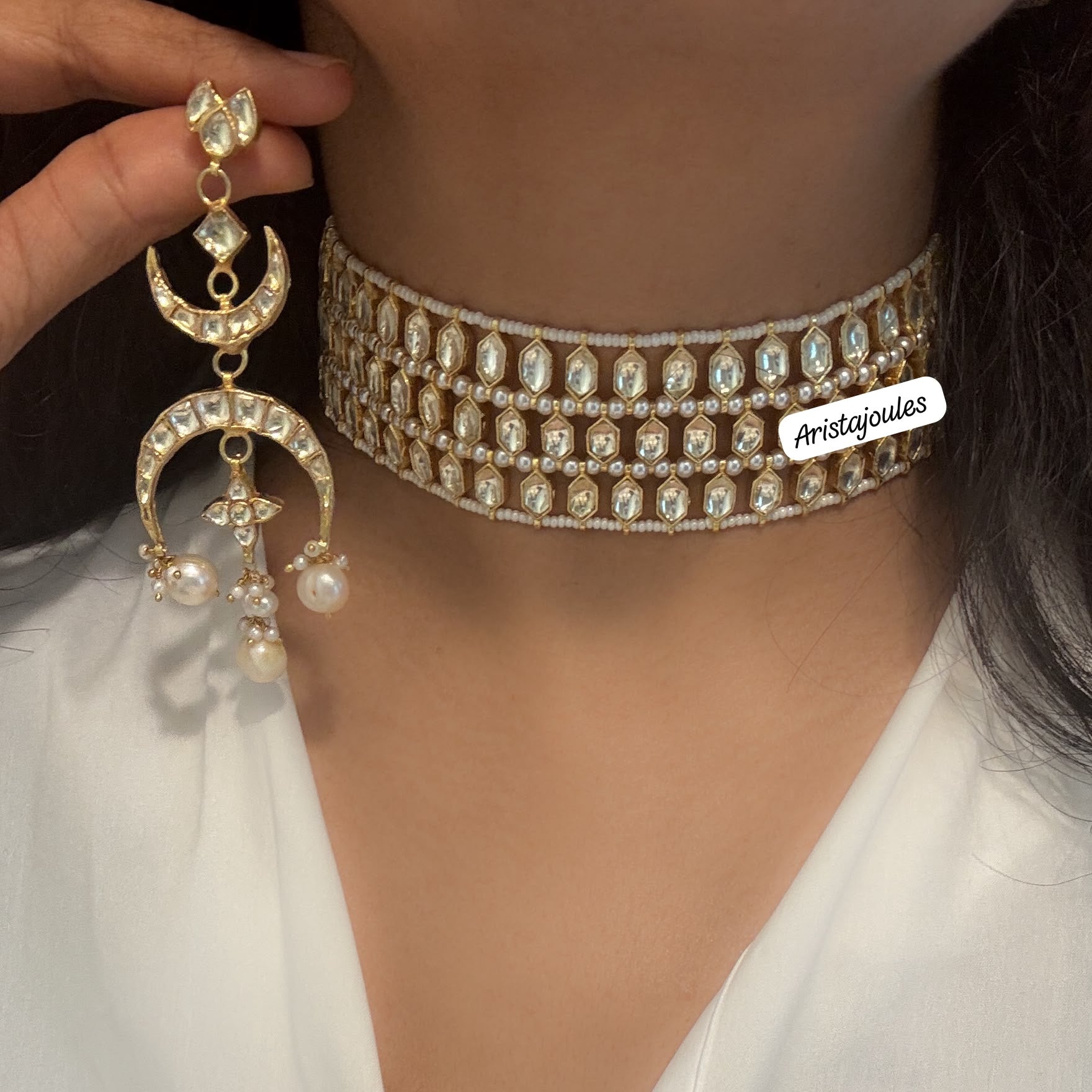 Handmde Kundan Choker Set With Chand Earrings