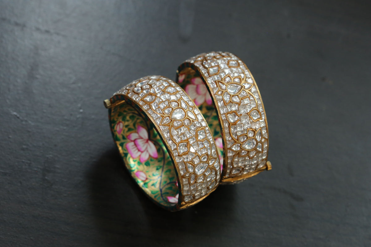Aayat Takkar Jadau Kundan Bangle - Clear