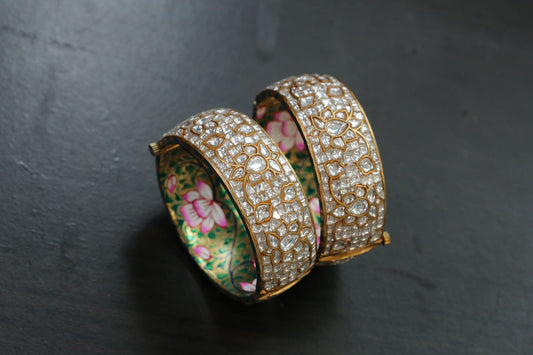 Aayat Takkar Jadau Kundan Bangle - Clear