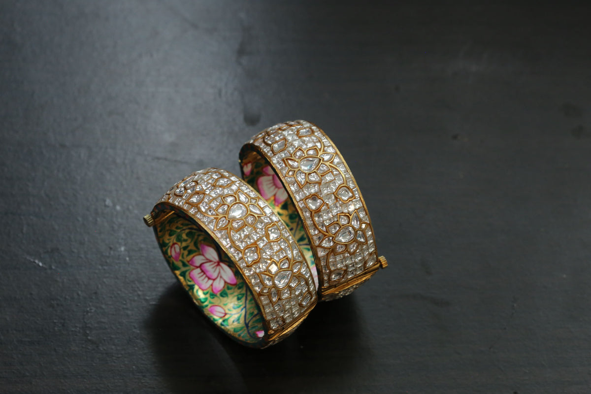 Aayat Takkar Jadau Kundan Bangle - Clear
