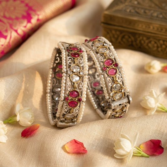 Nigaar Silver Look Alike Bangle (Openable)