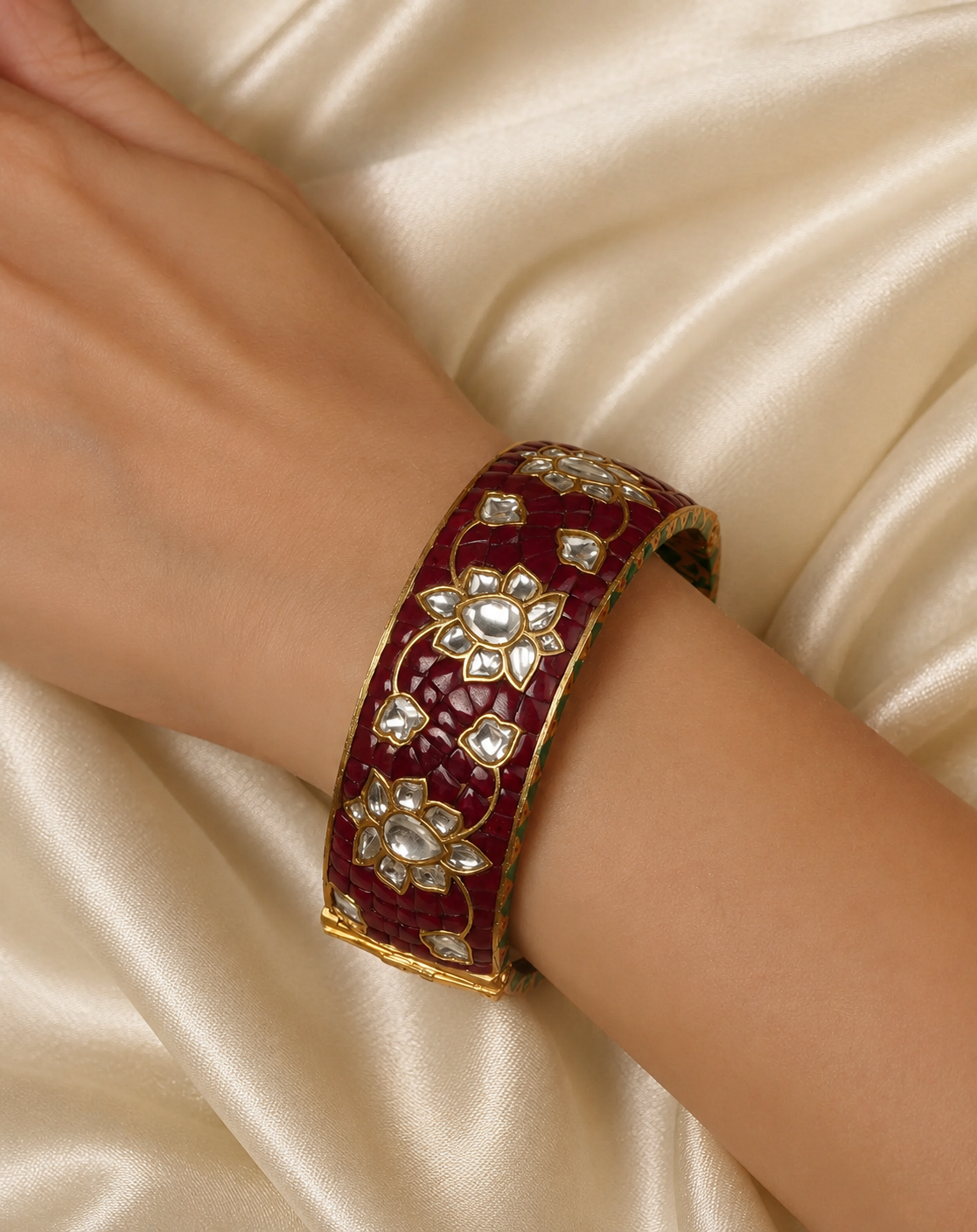 Aayat Takkar Jadau Kundan Bangle - Red
