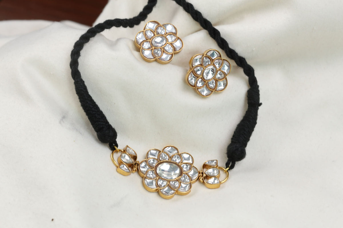 Dainty Jadau Kundan Choker Set