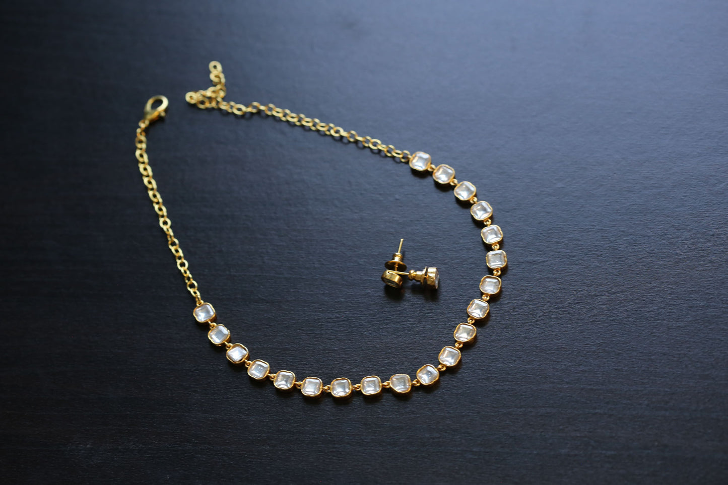 Shrija Dainty Kundan Necklace Set