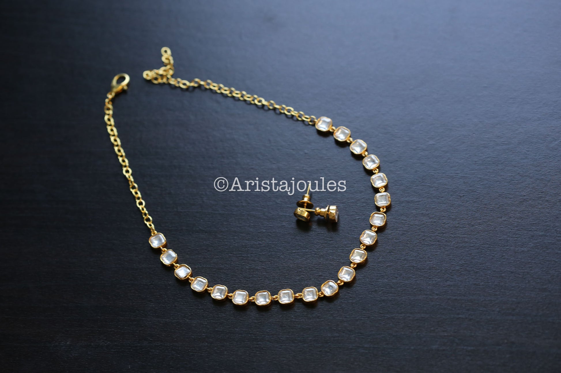 Shrija Dainty Kundan Necklace Set