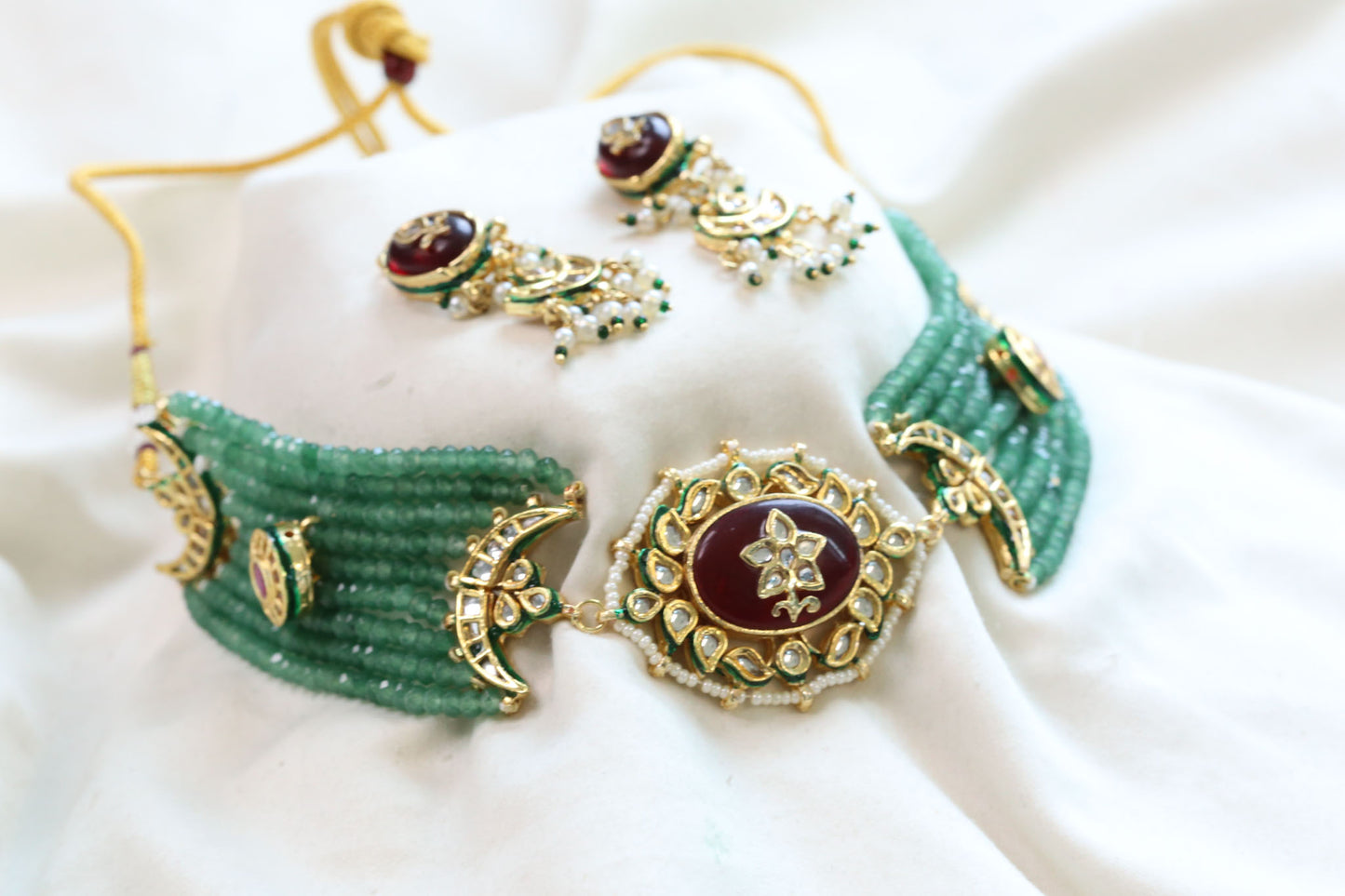 Sura Inlay Kundan Beaded Choker Set - Dark Green