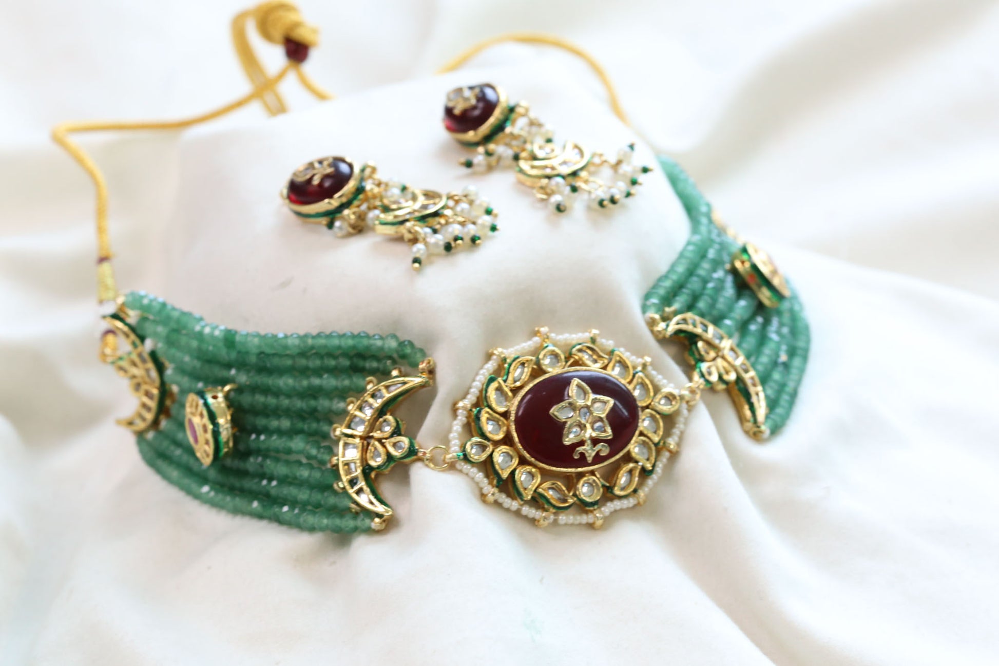 Sura Inlay Kundan Beaded Choker Set - Dark Green