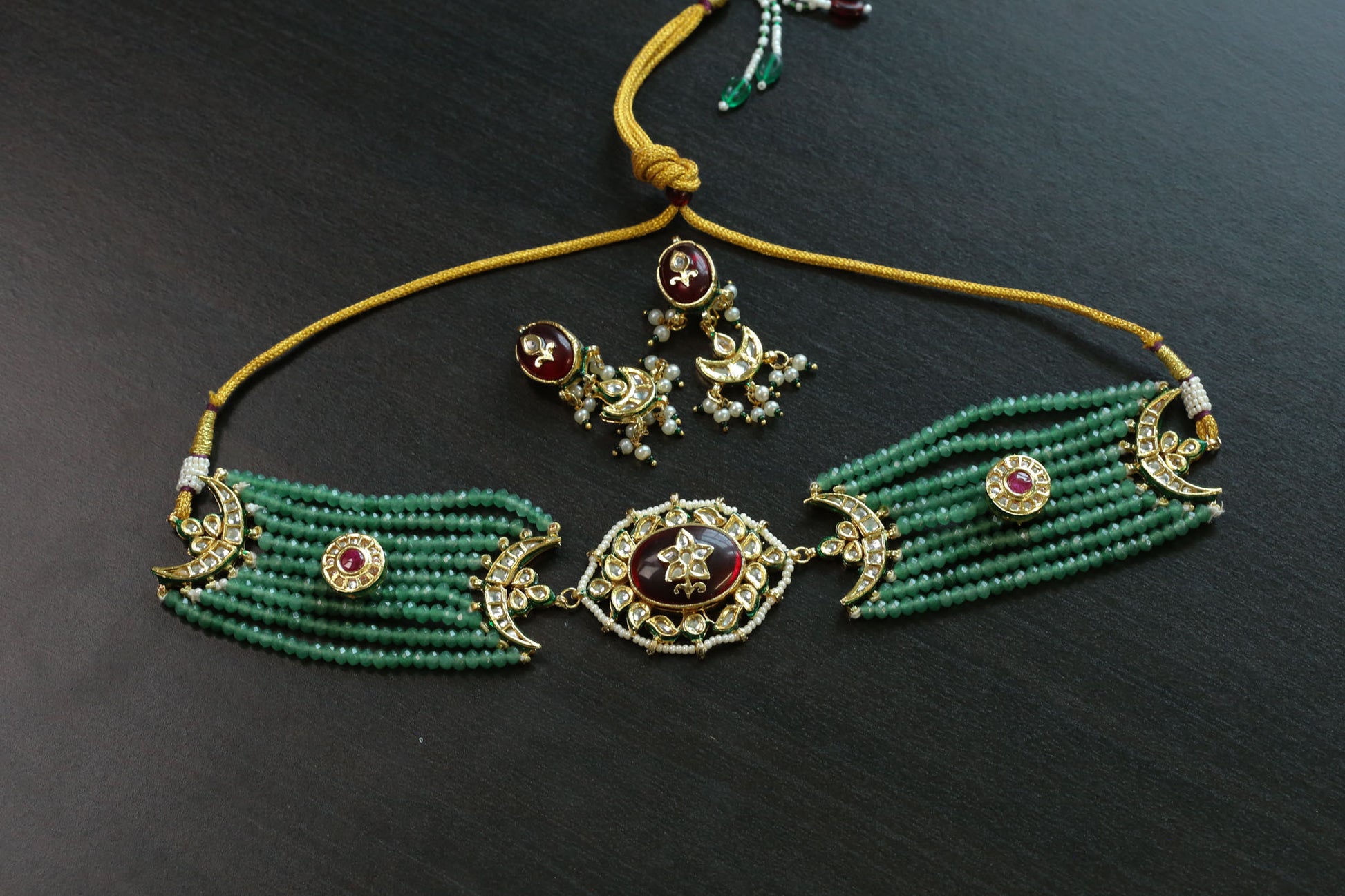 Sura Inlay Kundan Beaded Choker Set - Dark Green