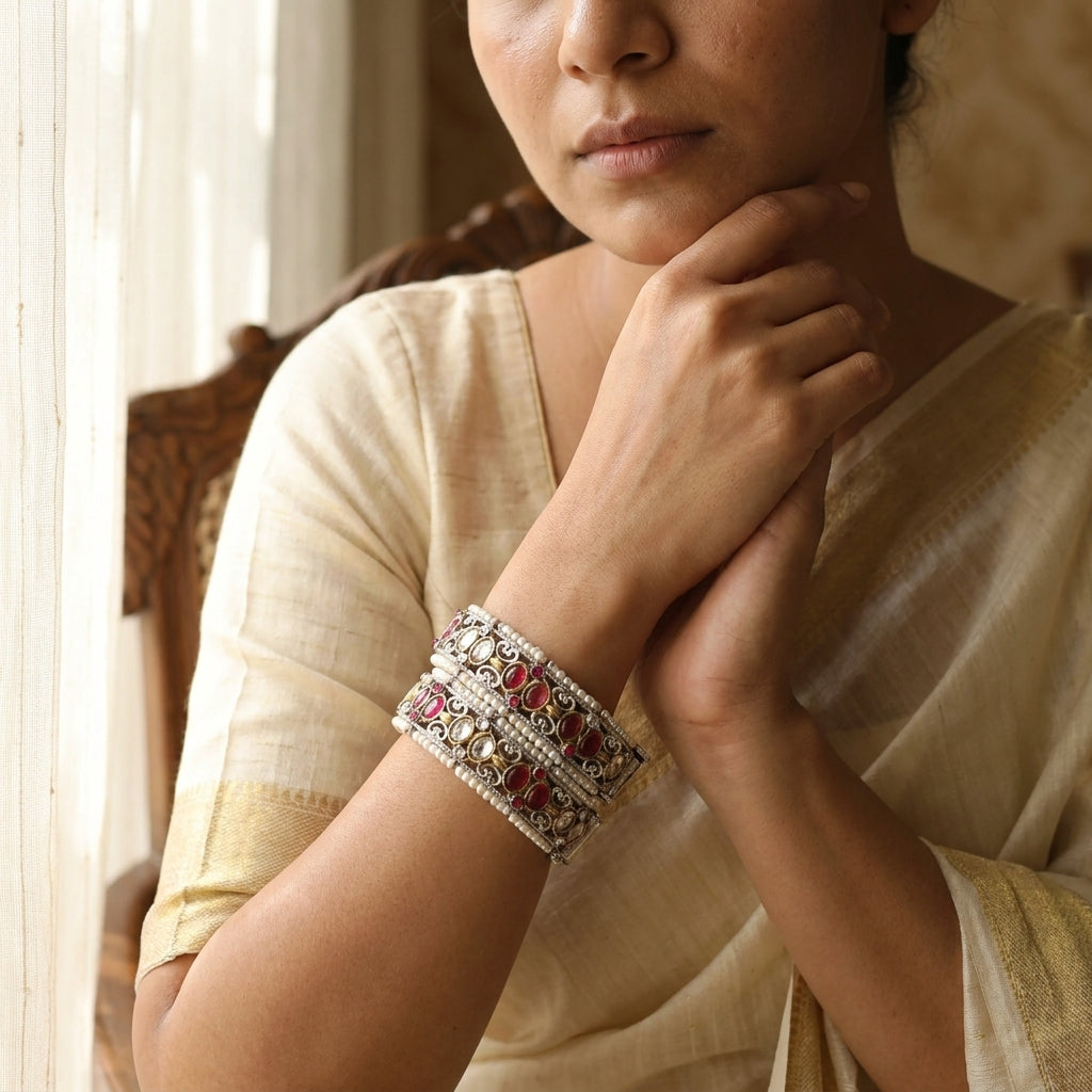 Nigaar Silver Look Alike Bangle (Openable)