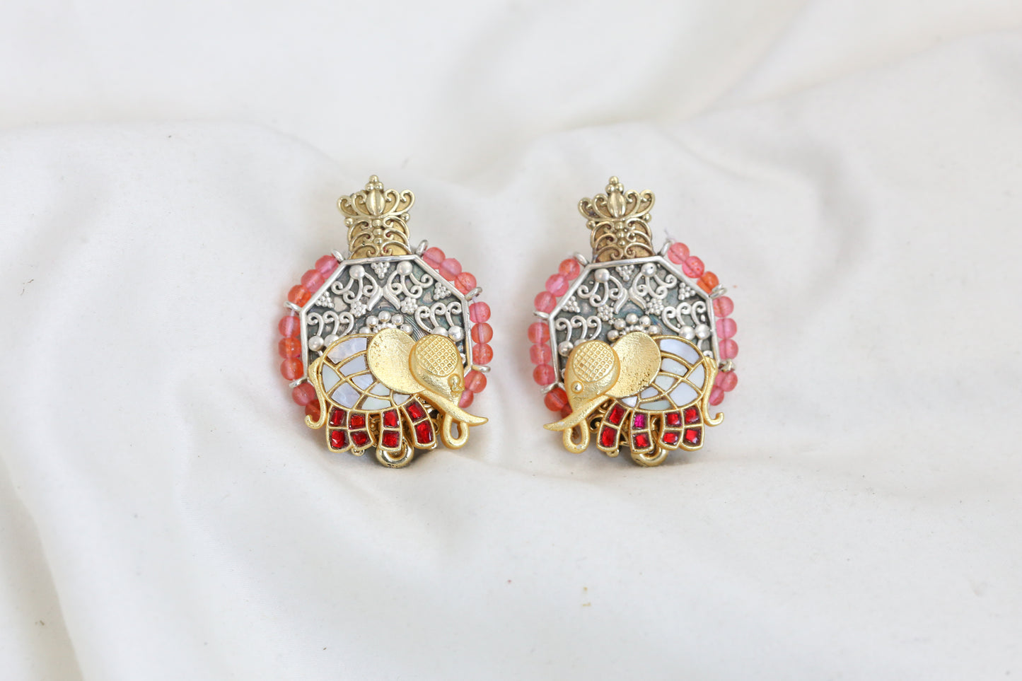 Samaira Dual Tone Kundan Studs - Peach