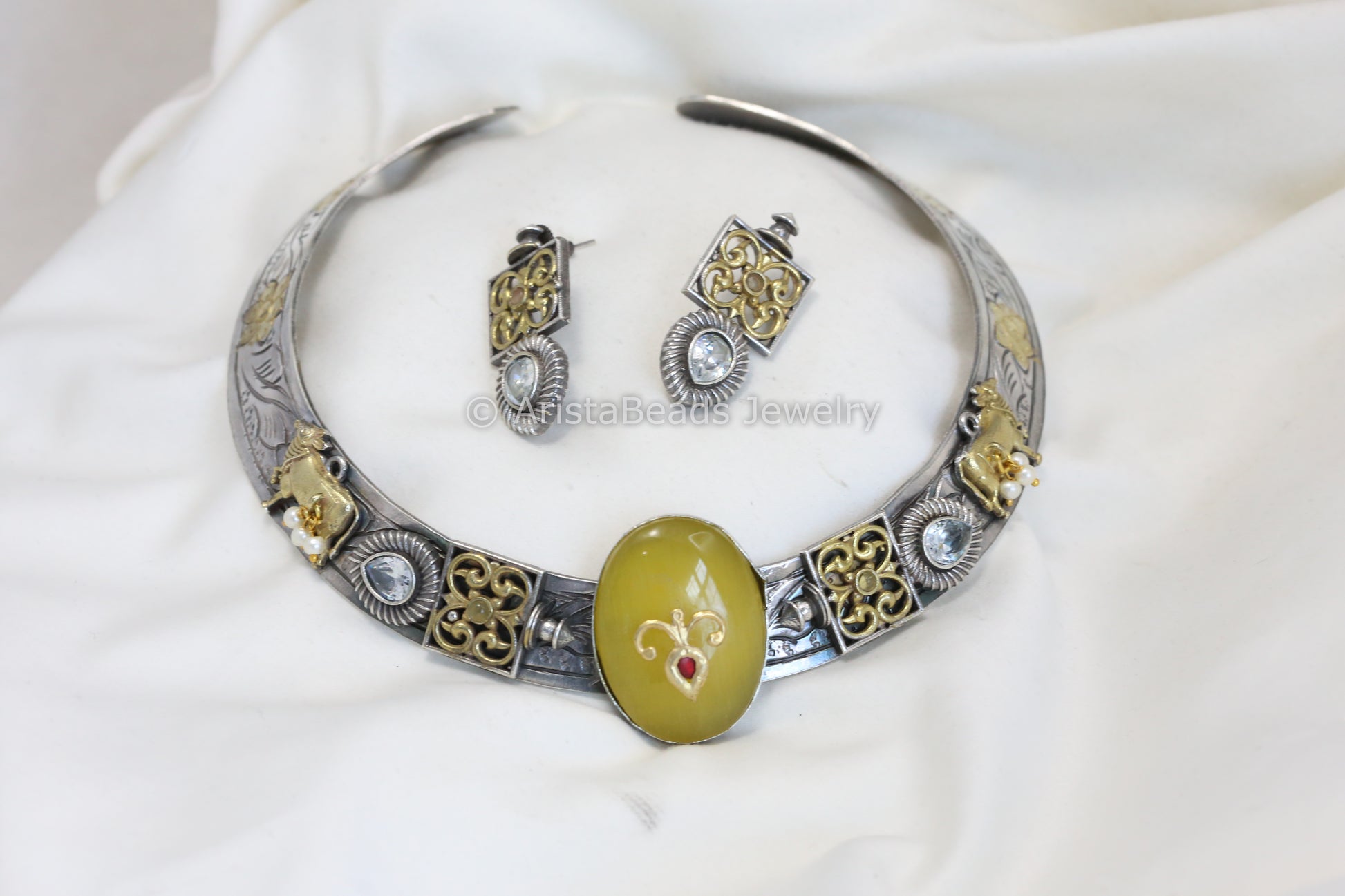 Noor Inlay Kundan Hasli Necklace - Yellow