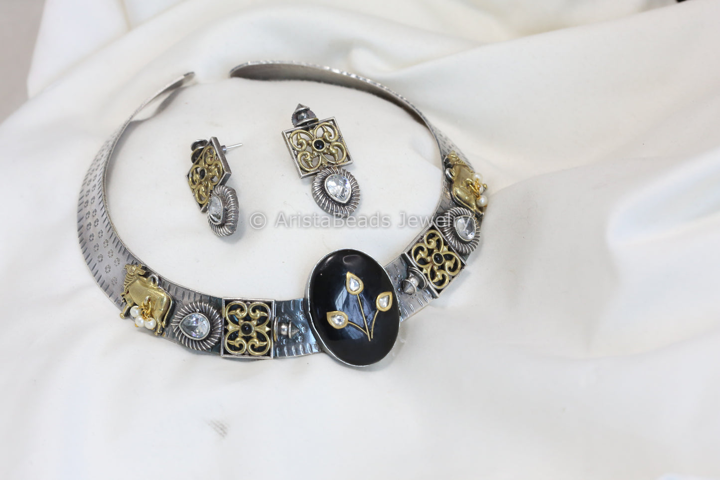 Noor Inlay Kundan Hasli Necklace - Black