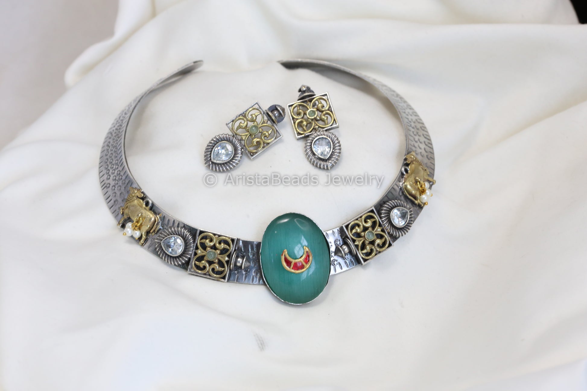 Noor Inlay Kundan Hasli Necklace -Mint