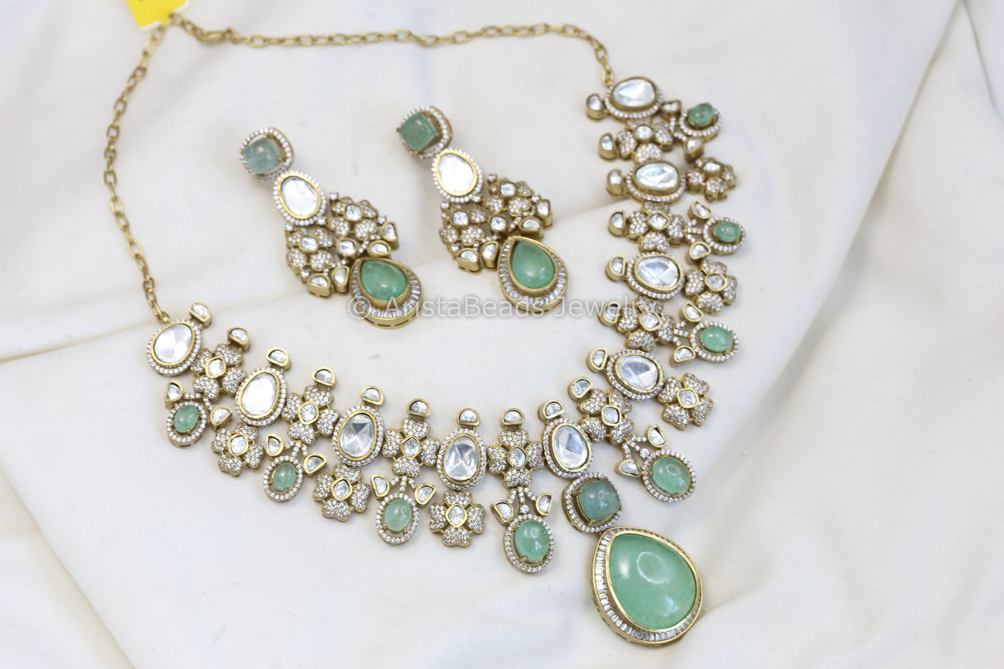 Kundan & Mint Pota Stone Set