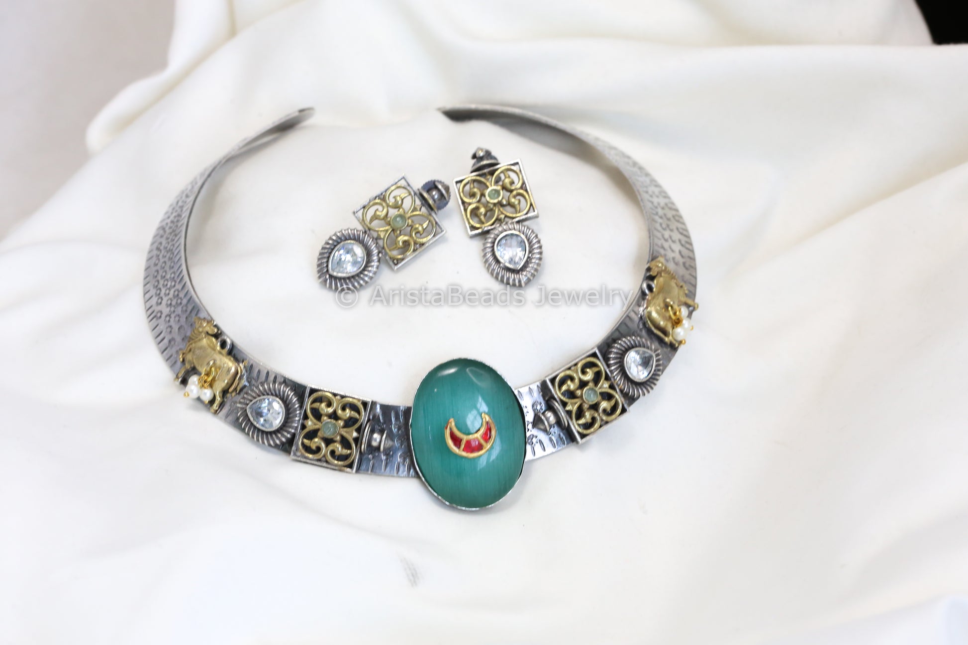 Noor Inlay Kundan Hasli Necklace -Mint