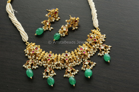 Dainty Gold Jadau Pachi Kundan Lotus Necklace Set