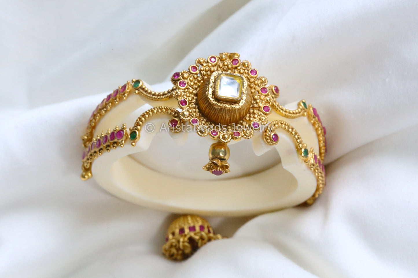 Ivory Antique Bangle Bracelet (2.4)