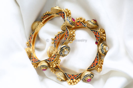 Antique Gold Bangle With Enamel, Kundan & Kemp (2.6, Openable)