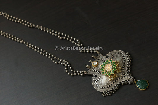 Dual Tone Silver Look Alike Necklace With Kundan Work