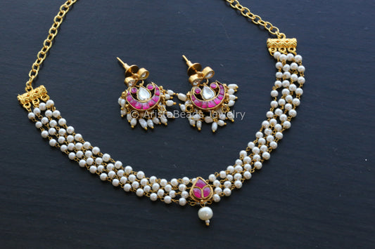 Dainty Jadau Necklace Set