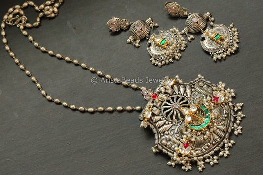 Brass Based Dual Tone Pachi Kundan Necklace Set - Green