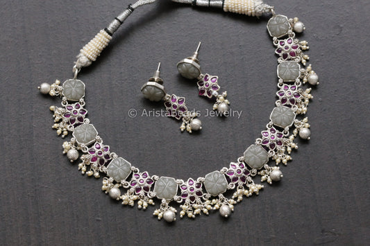 Silver Finish Gray Carved Stone & Kemp Stone Necklace Set