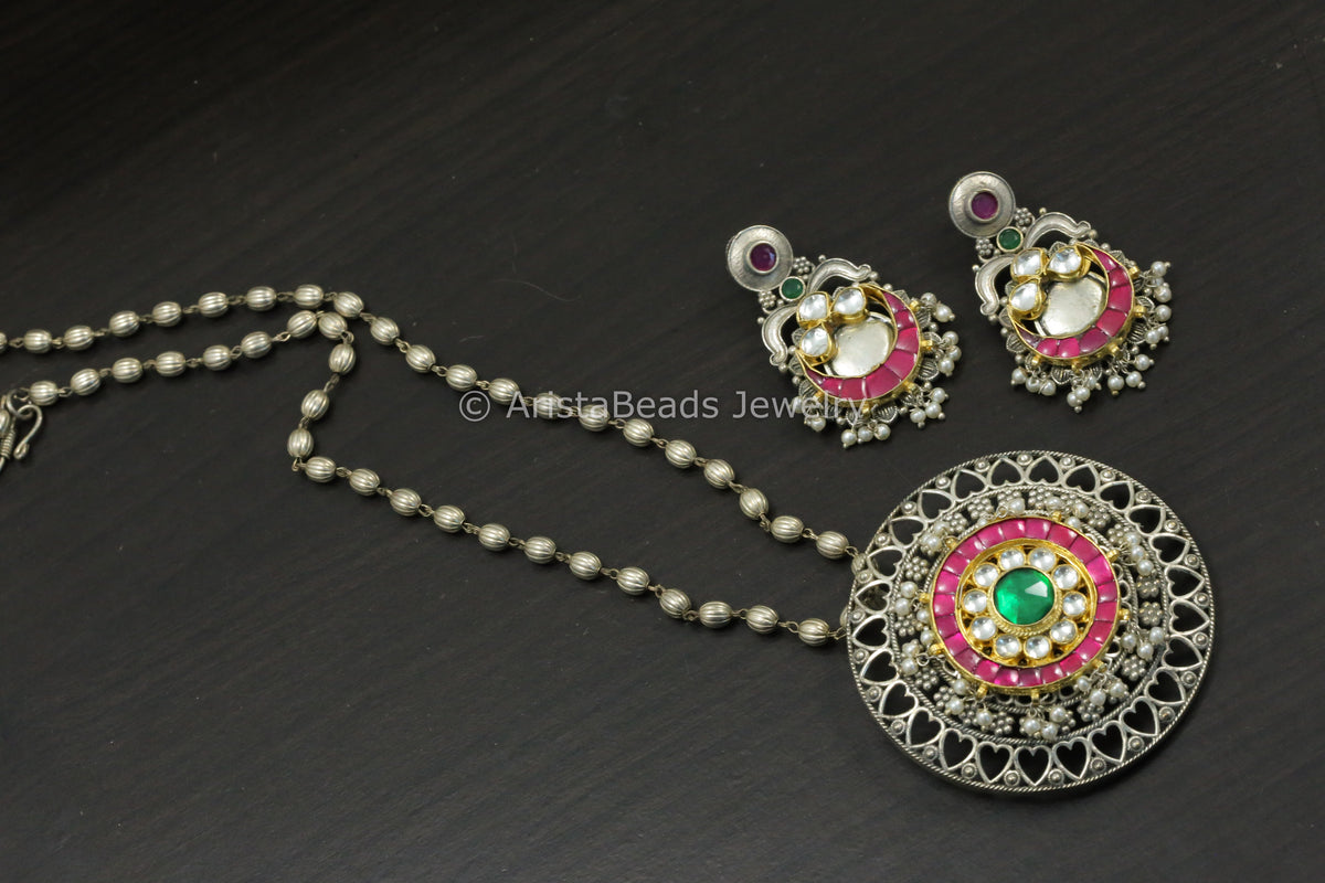 Pachi Kundan Motif Silver Look Necklace Set