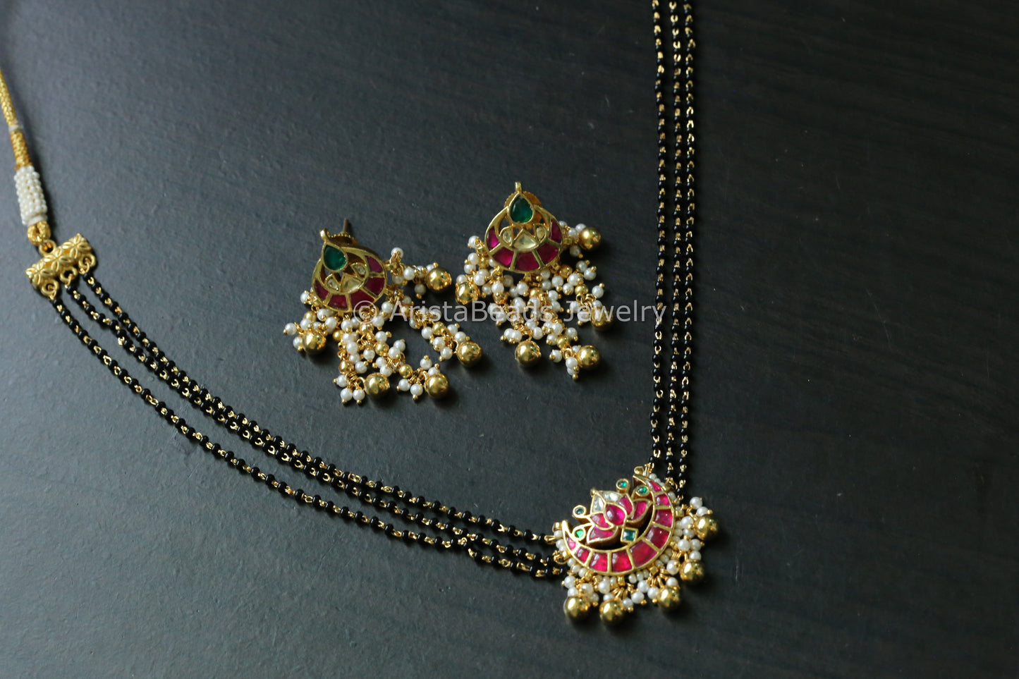 Dainty Pachi Kundan Black Bead Necklace Set