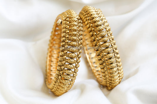 Antique Gold Bangle Set, Size -2.6 (Openable)
