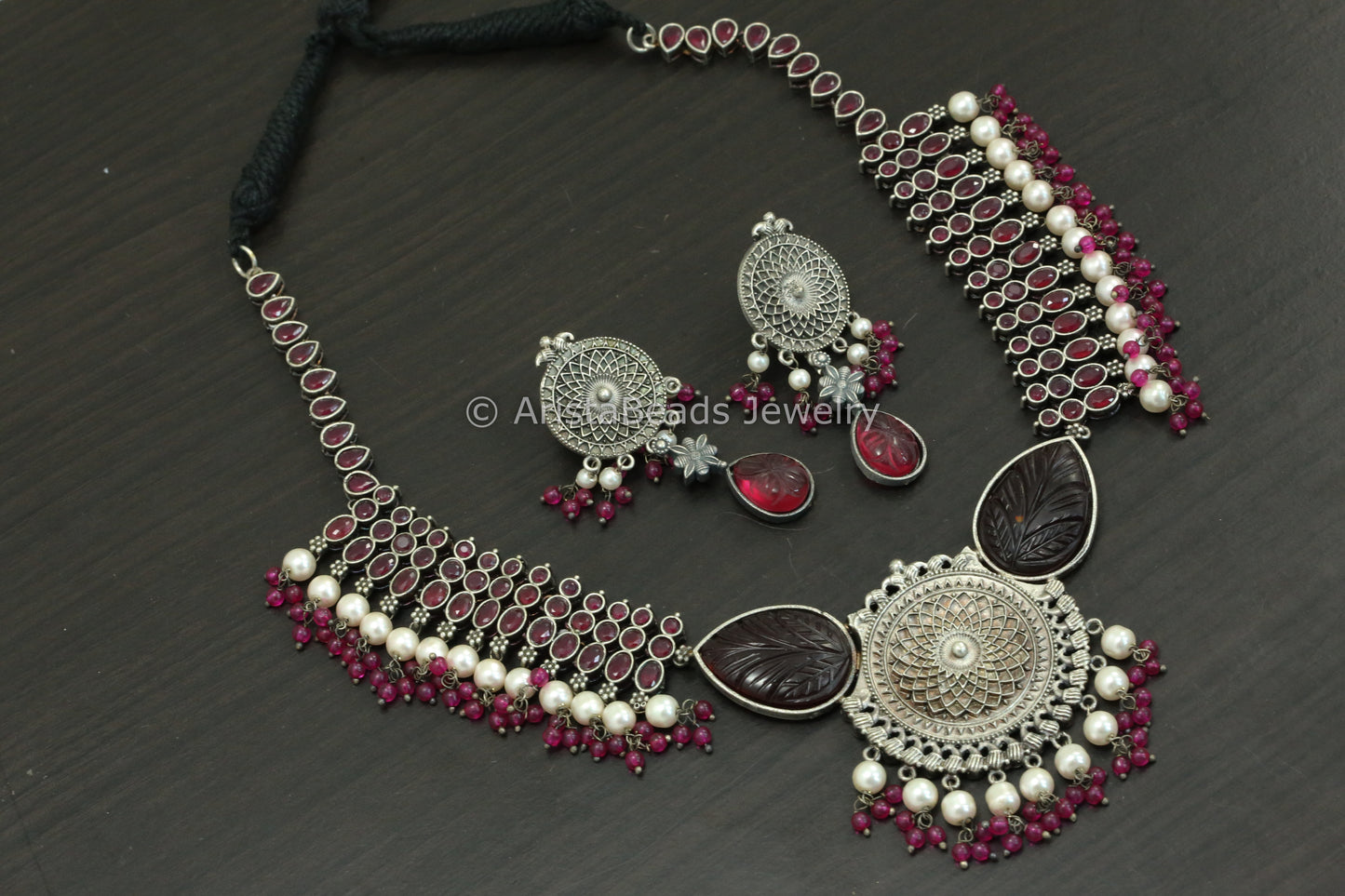 Red Carved Stone & AD Necklace Set