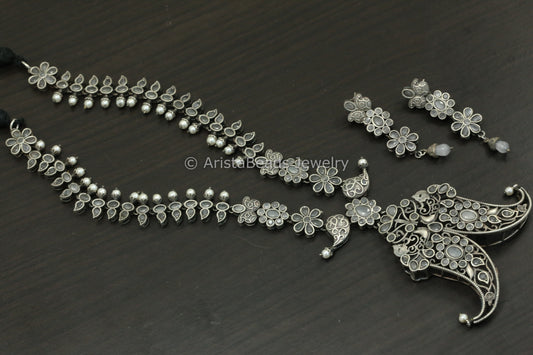 Gray AD Puligoru Claw Necklace Set