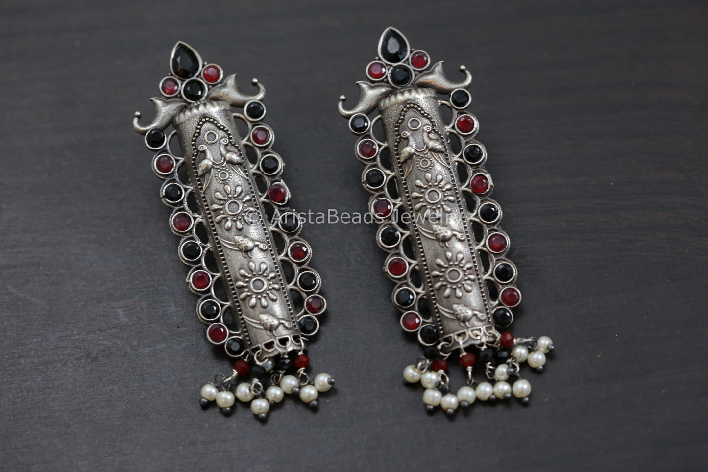 Long Silverlook Ruby Black Earrings