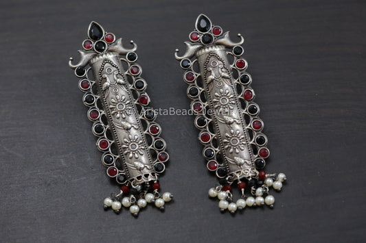 Long Silverlook Ruby Black Earrings