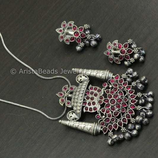 Dainty Kemp Stone Pendant  Set- Red