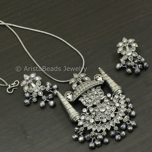 Dainty Kemp Stone Pendant  Set- Clear