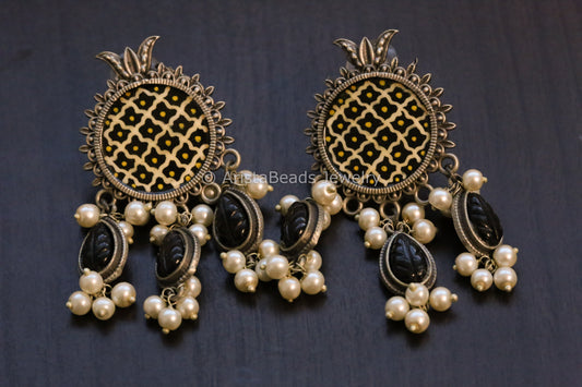 Enamel Hand-Painted Stud - Black