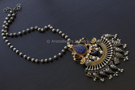 Dual Tone Kundan & Carved Stone Necklace