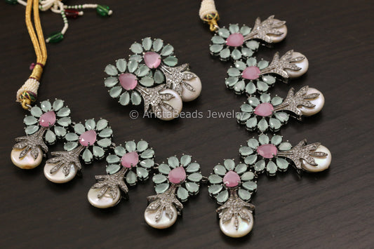 Victorian Baroque Pearl Necklace Set - Mint Pink