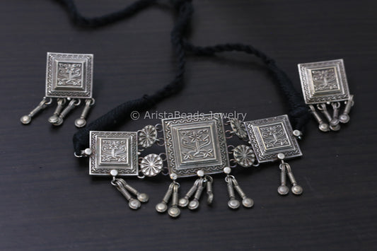 Silver Look Choker Set