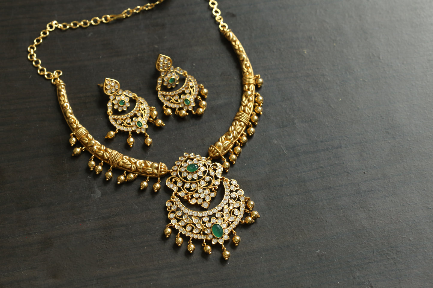 Naksi Kemp Stone Hasli Necklace Set - Green