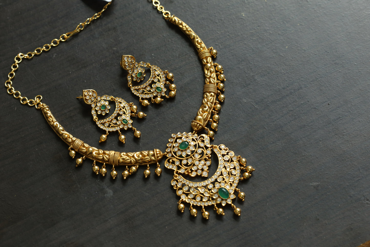 Naksi Kemp Stone Hasli Necklace Set - Green