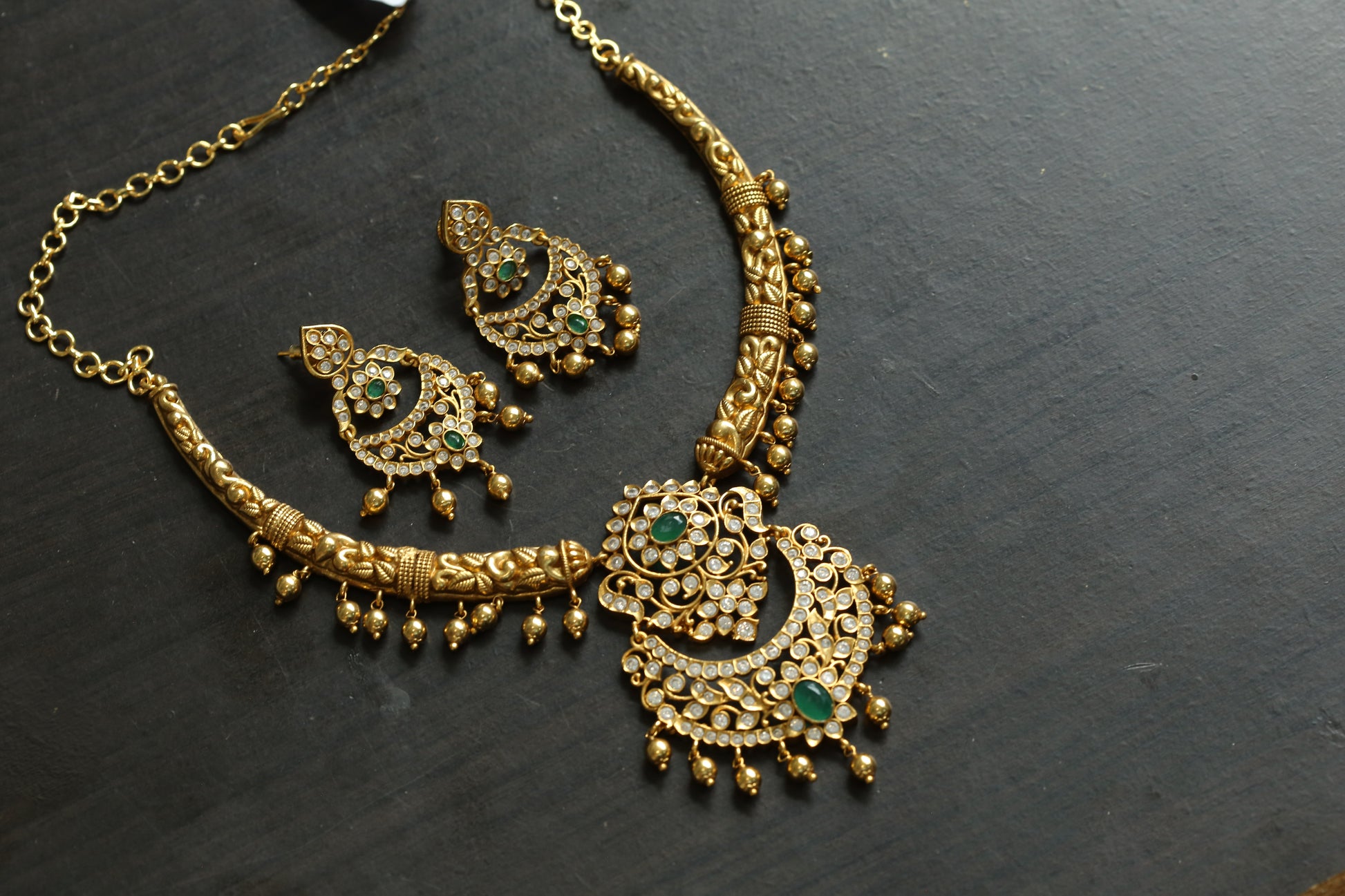 Naksi Kemp Stone Hasli Necklace Set - Green
