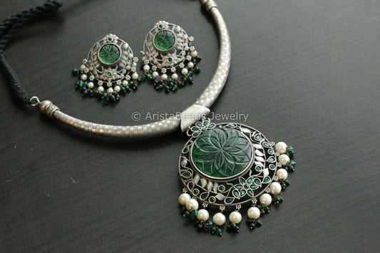 Green Carved Stone Hasli Necklace Set