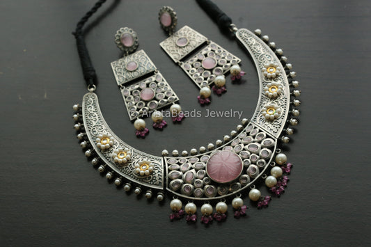 Blush Pink Kundan Motif Hasli Necklace Set