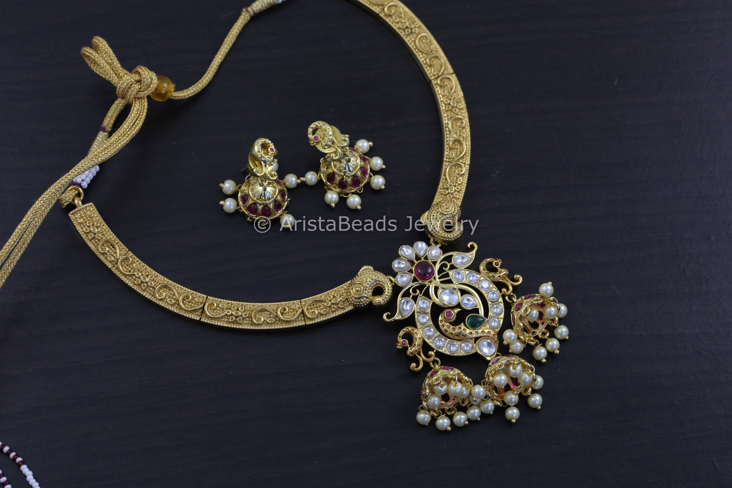 Kemp & Kundan Hasli Necklace Set
