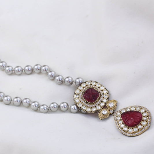 Uncut Polki & Carved Stones Pendant In Gray Pearls Mala