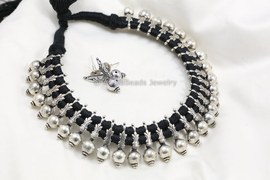 Silver Look Alike Thread Necklace - Black