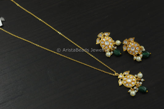 Dainty Uncut Kundan Pendant Set - Green